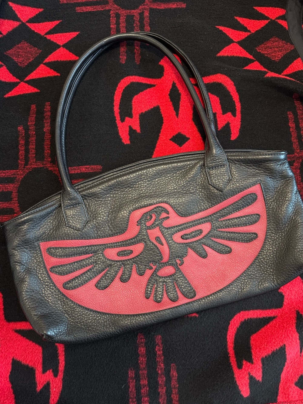 Stunning Northwest Coast First Nations 100% buttery soft pebble-grain bag
